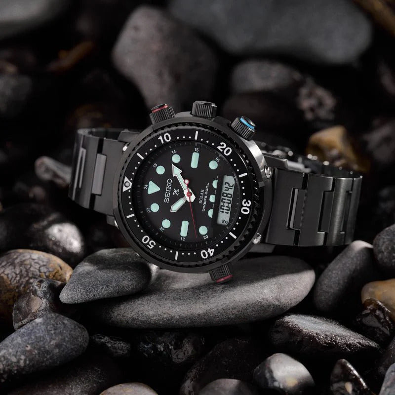 Montre Seiko Femme Vintage Années 80 - Cadran Noir, Acier Inoxydable Doré - Modèle 3E23-A69
