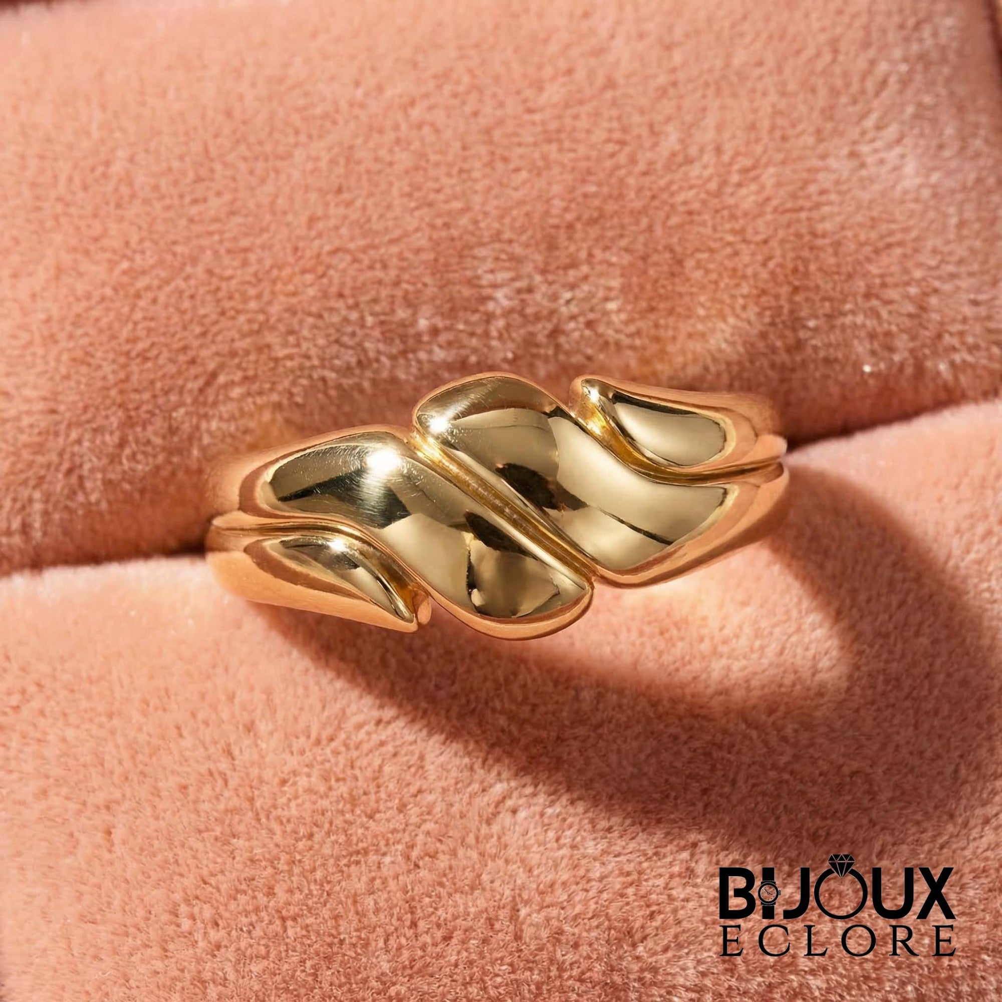 Elegant Gold Open Band Ring for Women with Abstract Fluid Design Modern Minimalist Fashion - Bijoux Eclore