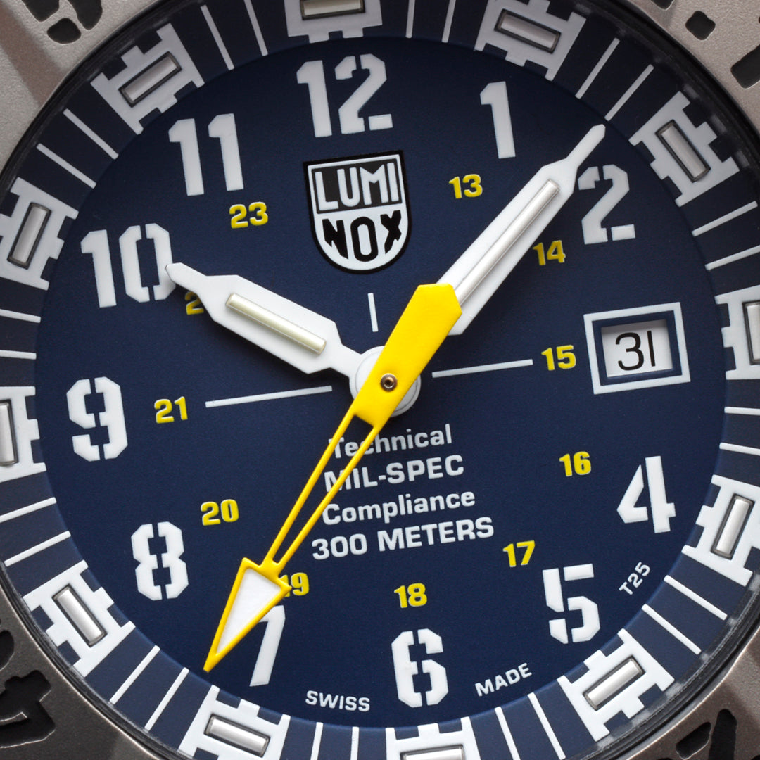 Luminox Men's MIL-SPEC 46mm Blue Dial Carbonox Military Watch - XL.3355.2 - Bijoux Eclore