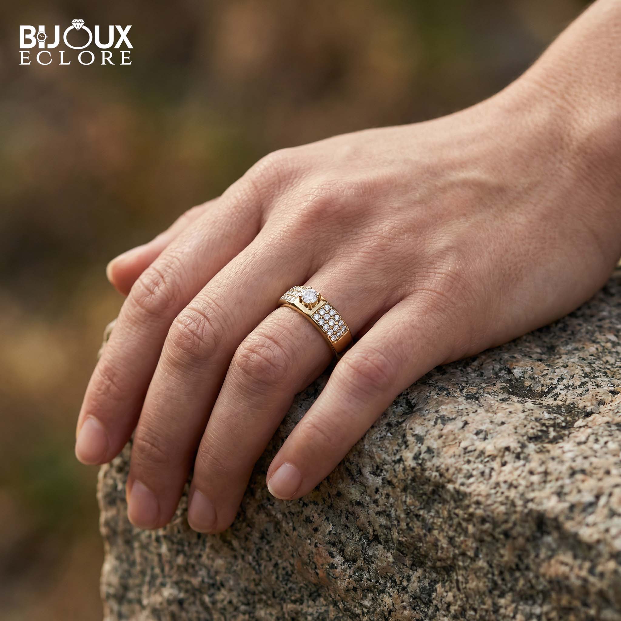 Round-Cut Diamond Surrounded by Pavé Diamonds Set in a Stunning Yellow Gold Band - Bijoux Eclore