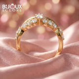 Petal Cluster Diamond Chevron Band in Yellow Gold - Bijoux Eclore