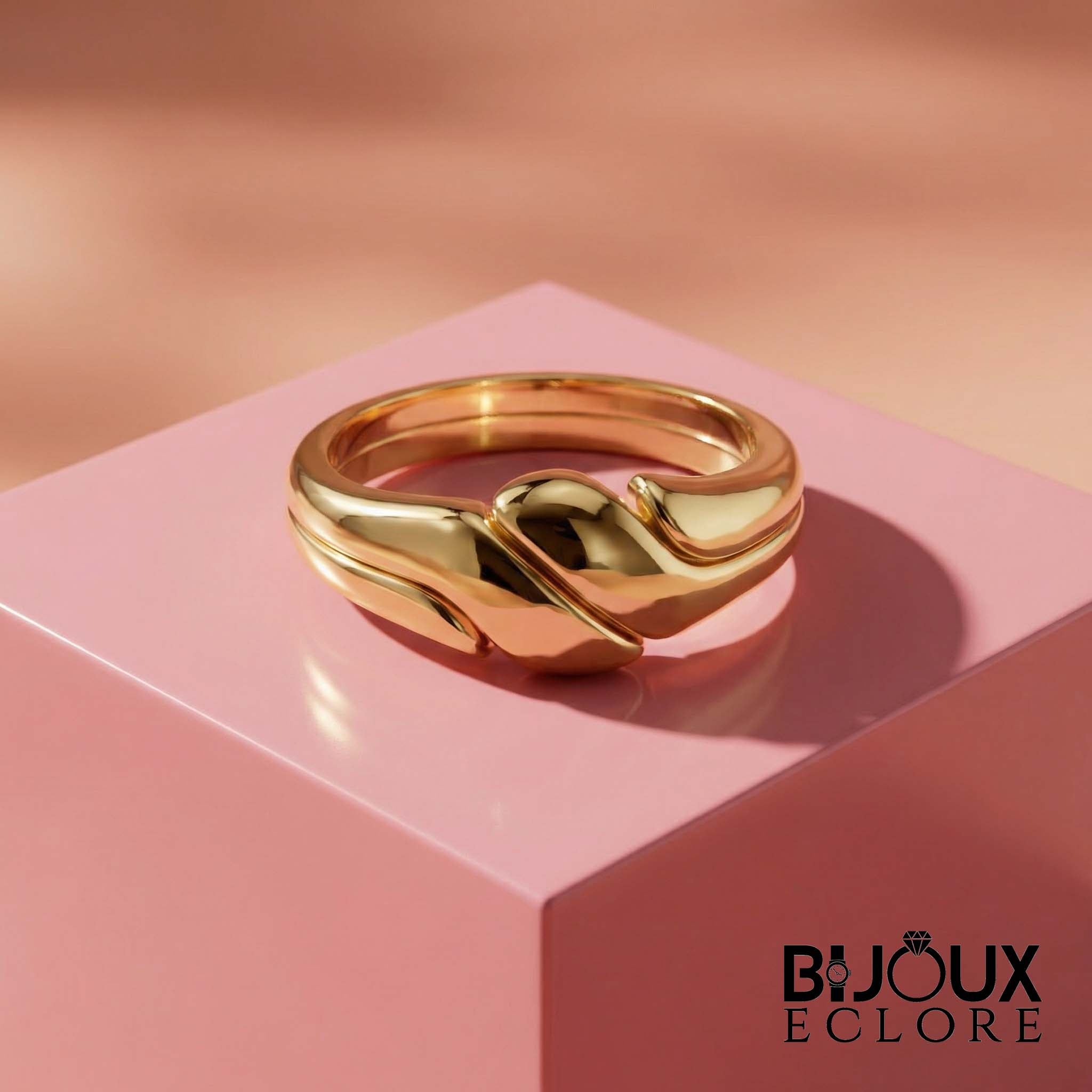 Elegant Gold Open Band Ring for Women with Abstract Fluid Design Modern Minimalist Fashion - Bijoux Eclore