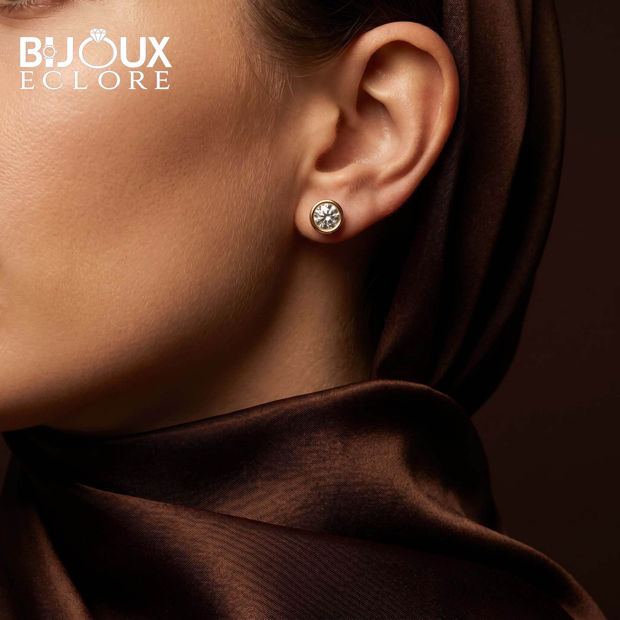 Minimal Diamond Stud Earrings in Warm Yellow Gold - Bijoux Eclore