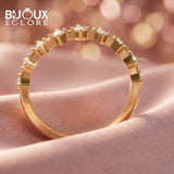 Graduated Round Diamond Ring with Modern Gold Step Design - Bijoux Eclore