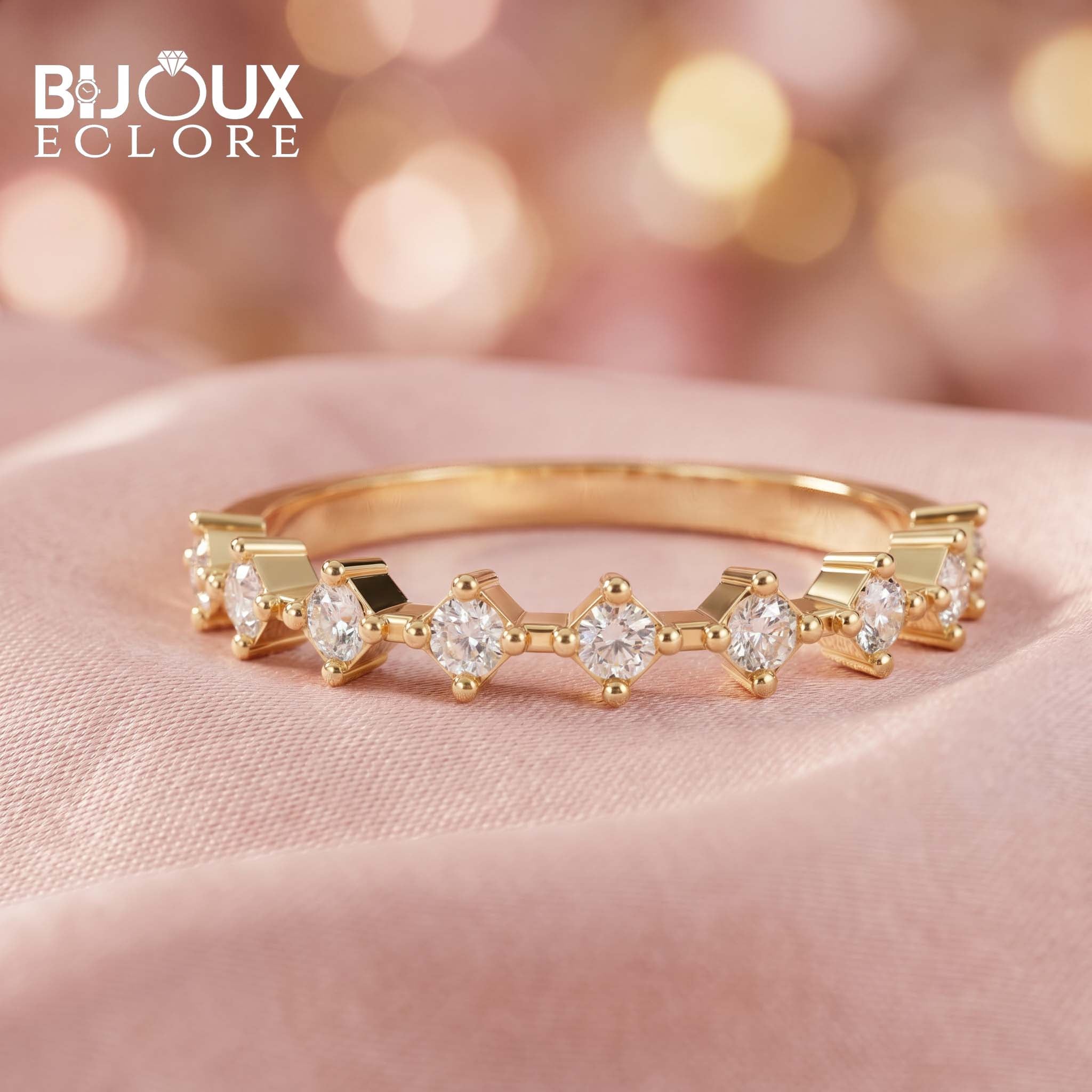 Graduated Round Diamond Ring with Modern Gold Step Design - Bijoux Eclore