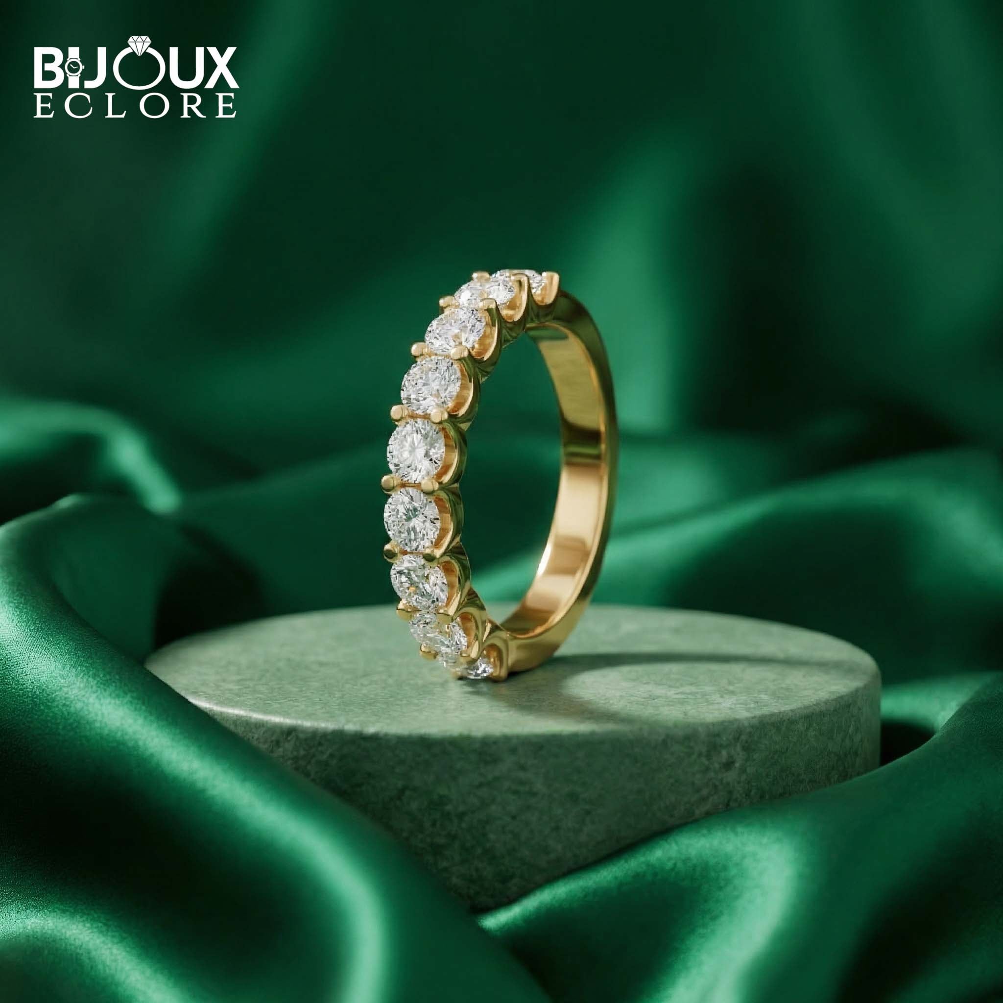 Luxury Contemporary Gold Band with Sparkling Round Brilliant Diamond Detail - Bijoux Eclore