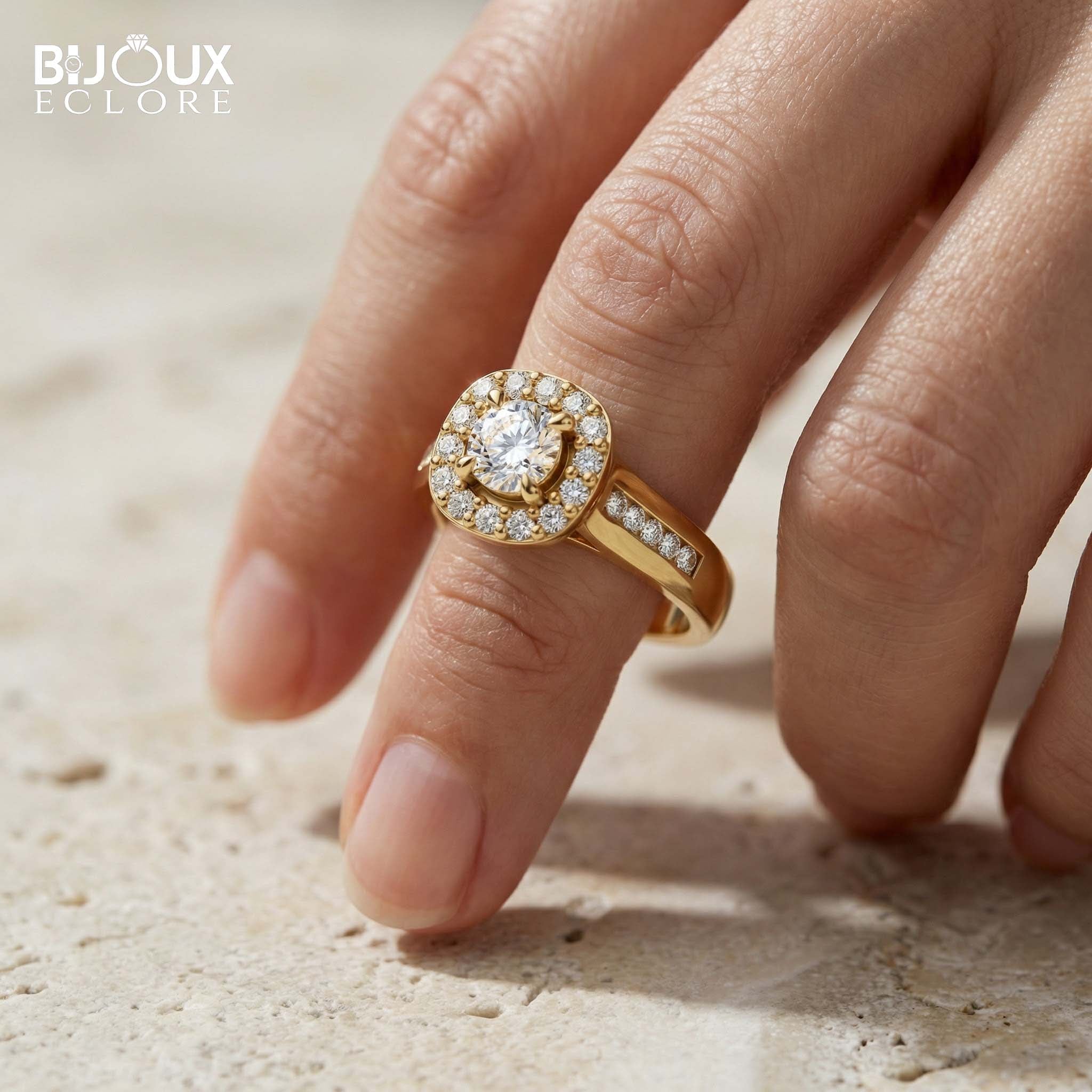 Round-Cut Diamond Surrounded by Sparkling Side Stones, Set in a Timeless Yellow Gold Band - Bijoux Eclore
