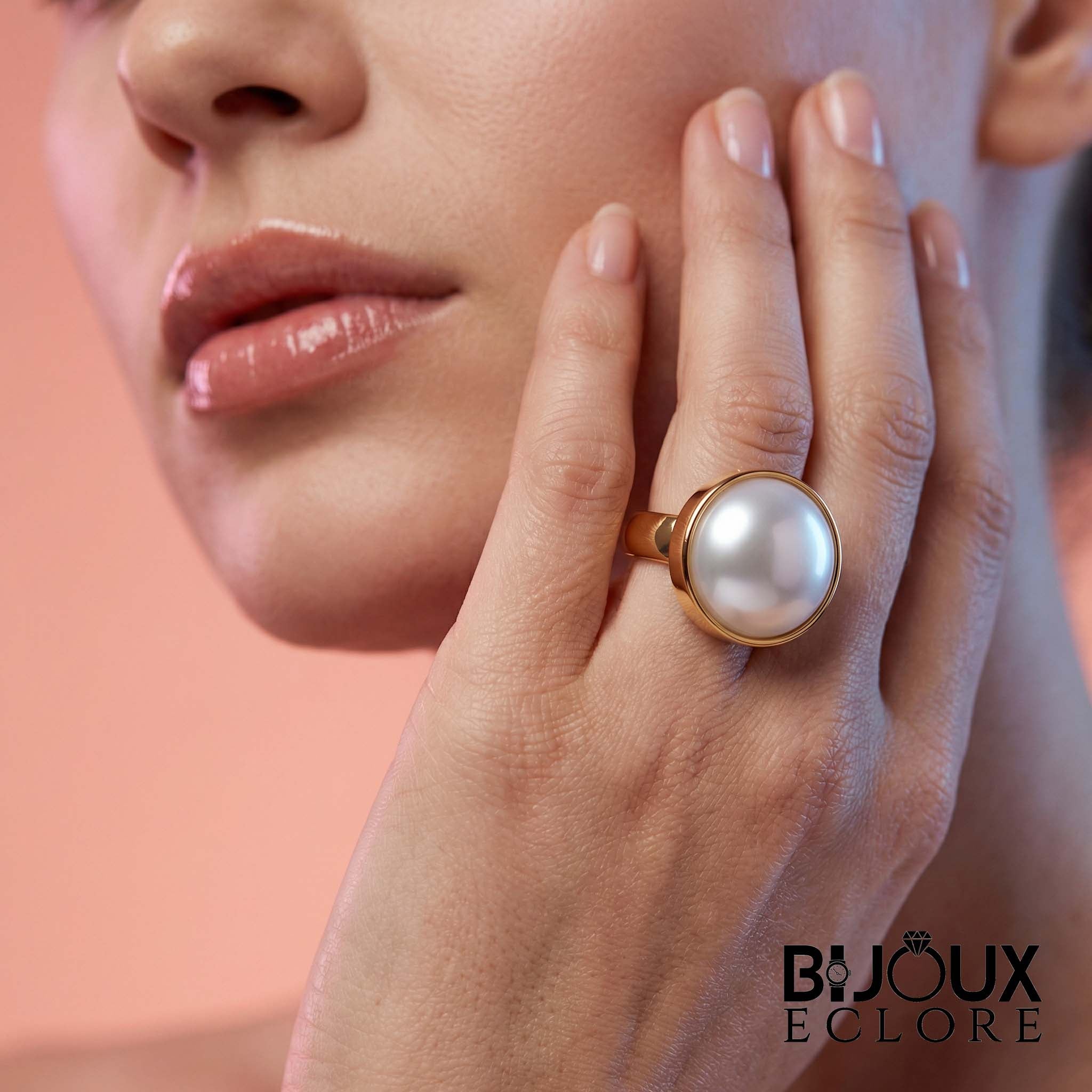 Modern Gold Pearl Cocktail Ring with Sculptural Bezel Setting and Timeless Elegant Appeal - Bijoux Eclore