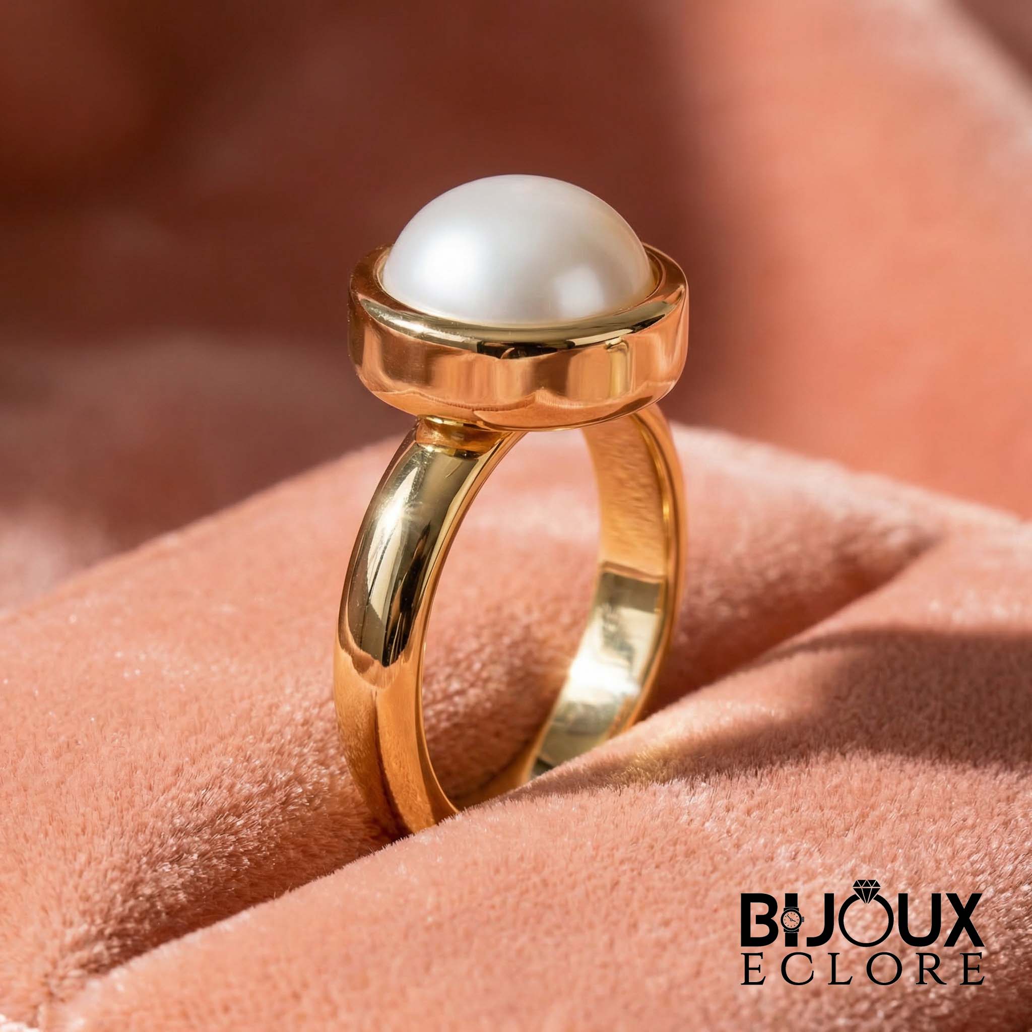 Modern Gold Pearl Cocktail Ring with Sculptural Bezel Setting and Timeless Elegant Appeal - Bijoux Eclore