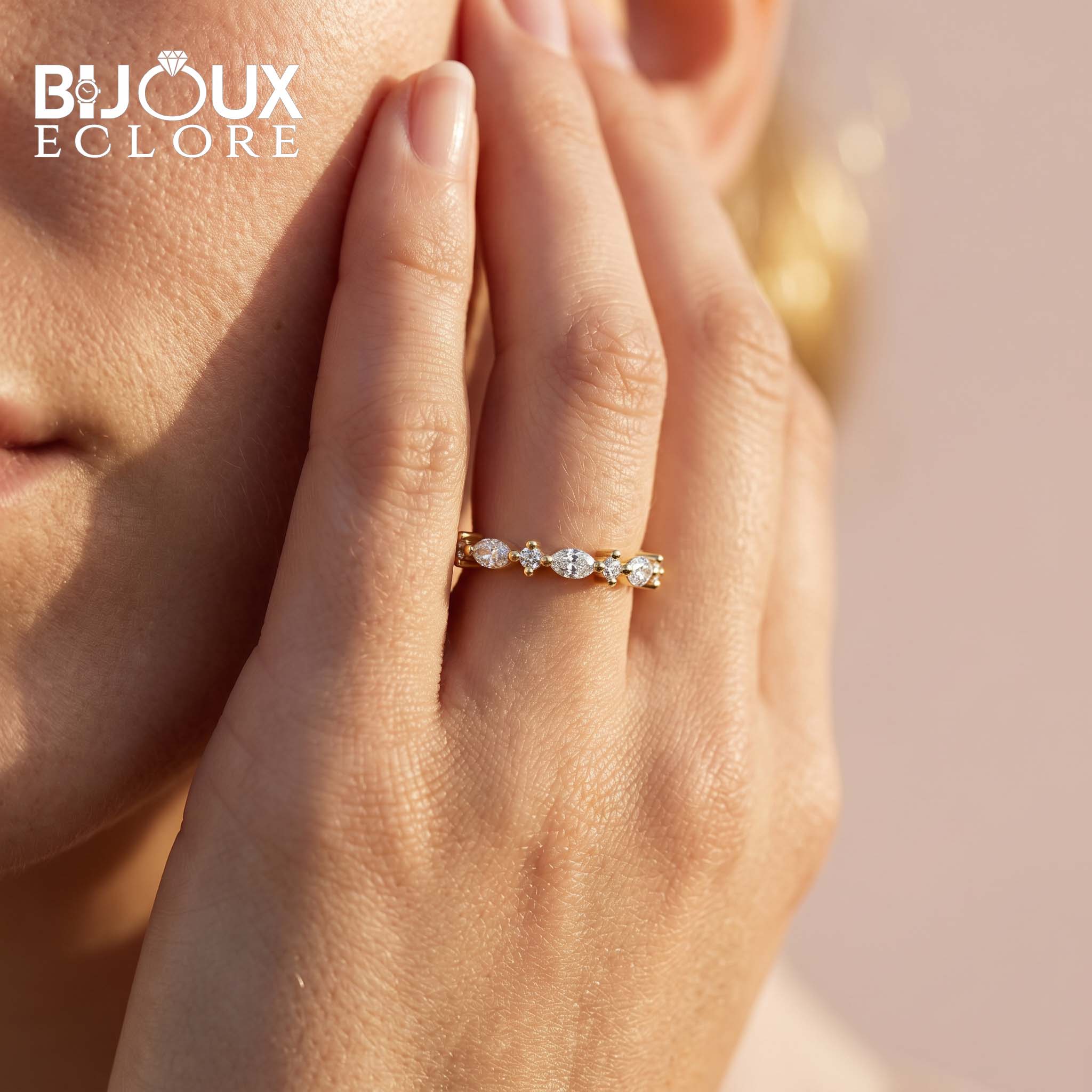 Palais Lumière Alternating Marquise Diamond Band with High-Polish Gold Elegance - Bijoux Eclore