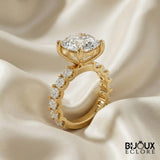 Round-Cut Diamond Engagement Ring with Side Stone Accents and a Luxurious Gold Band - Bijoux Eclore